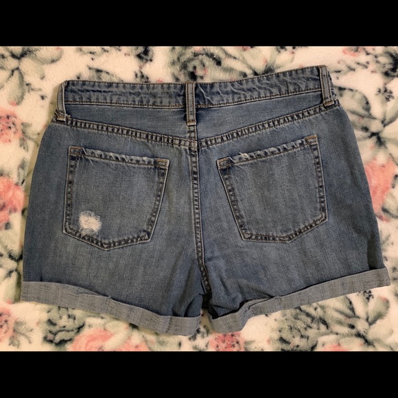 Gap Sexy Boyfriend Jean Shorts - Picture 3 of 3